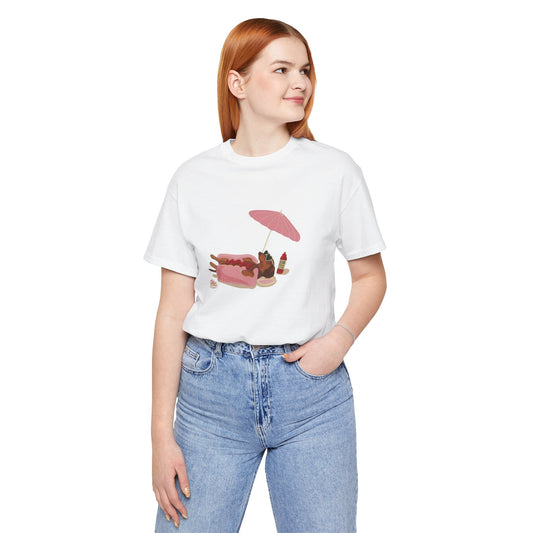 T-Shirt — Relaxing Dachshund at the Beach Graphic Tee