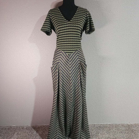 CALISTA STRIPE DRESS in Olive