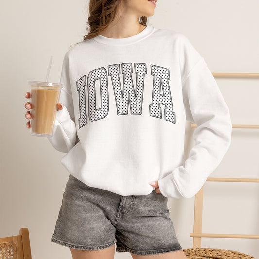 Iowa Vintage Mesh Lettering Gildan Sweatshirt