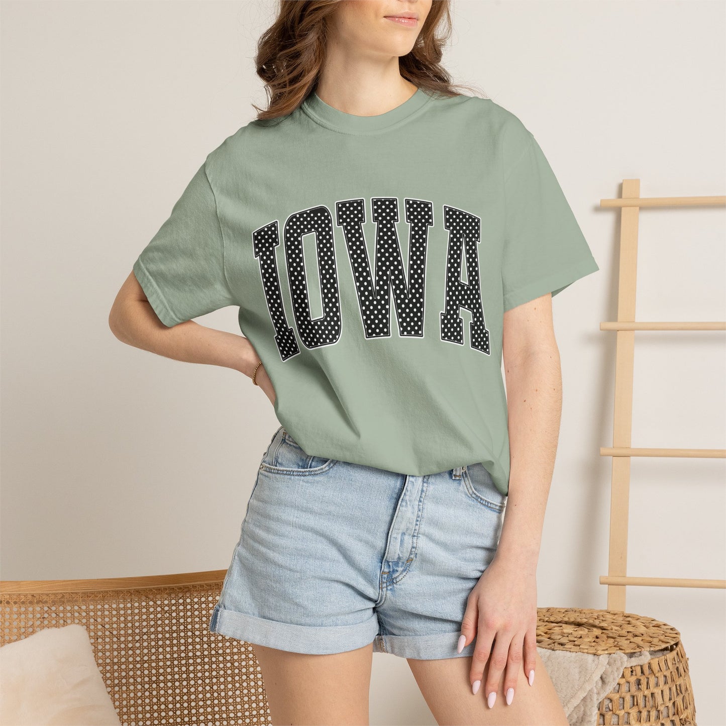 Iowa Retro Polka Dot Lettering Color Comfort T-Shirt