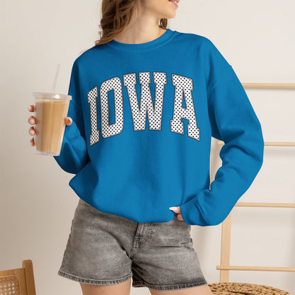 Iowa Vintage Mesh Lettering Gildan Sweatshirt