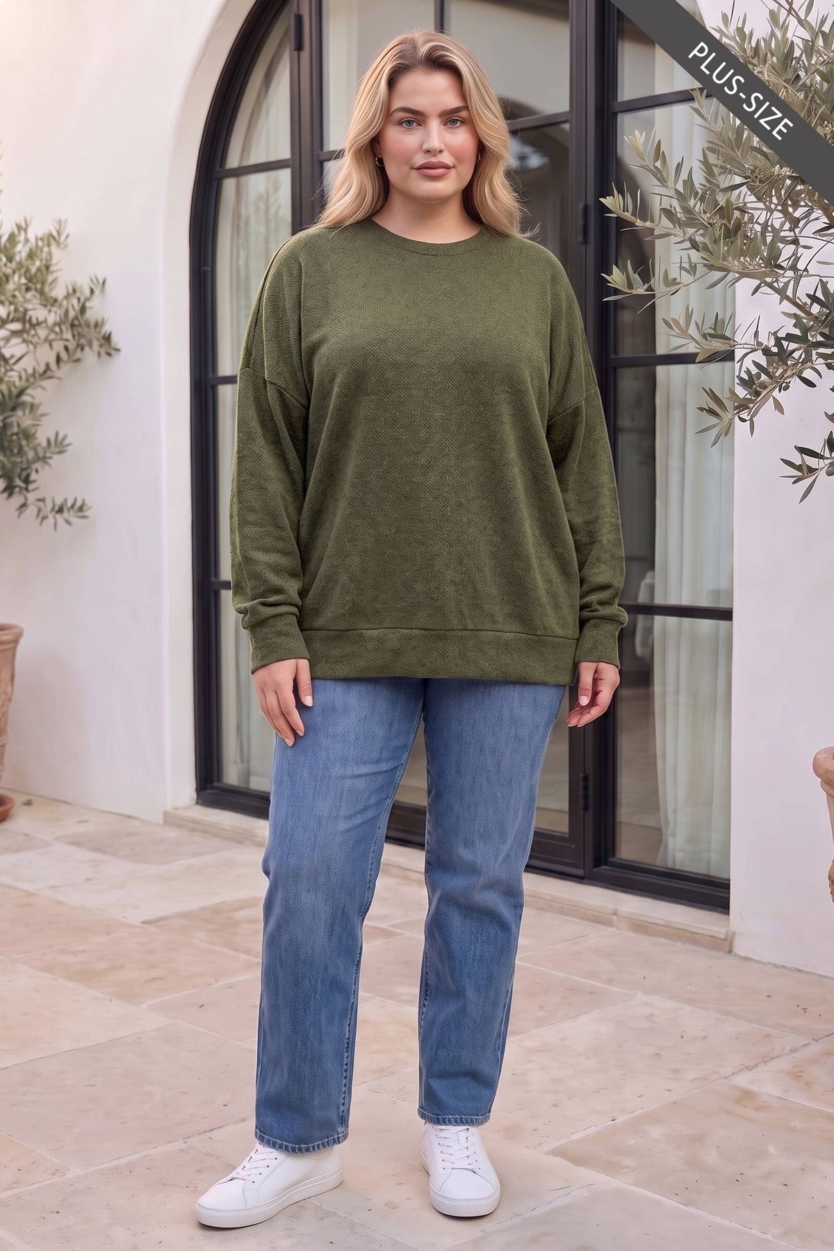 PLUS SIZE Crewneck