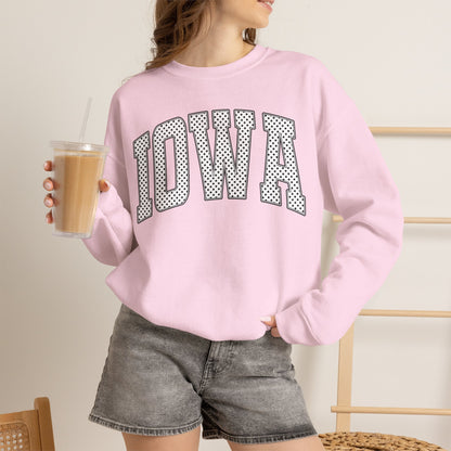 Iowa Vintage Mesh Lettering Gildan Sweatshirt