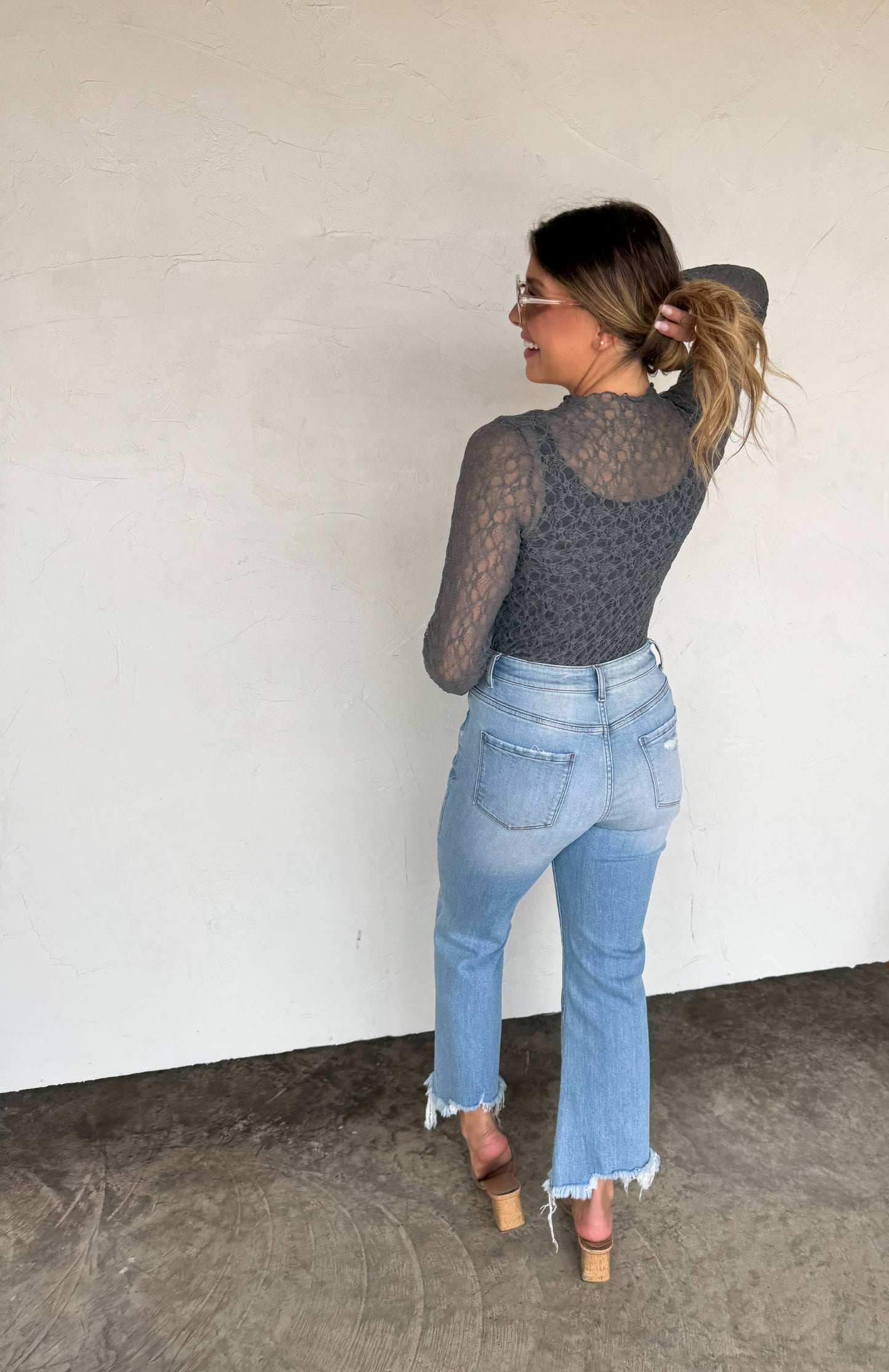 JOLIE LACE THUMBHOLE TOP