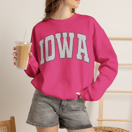 Iowa Vintage Mesh Lettering Gildan Sweatshirt