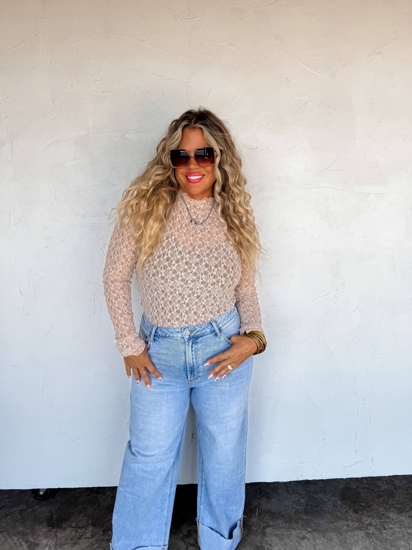 JOLIE LACE THUMBHOLE TOP