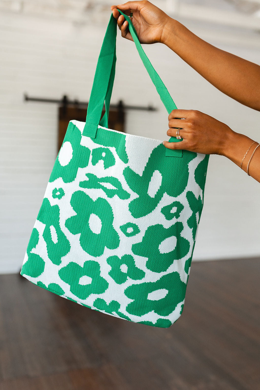 Lazy Daisy Knit Bag in Green